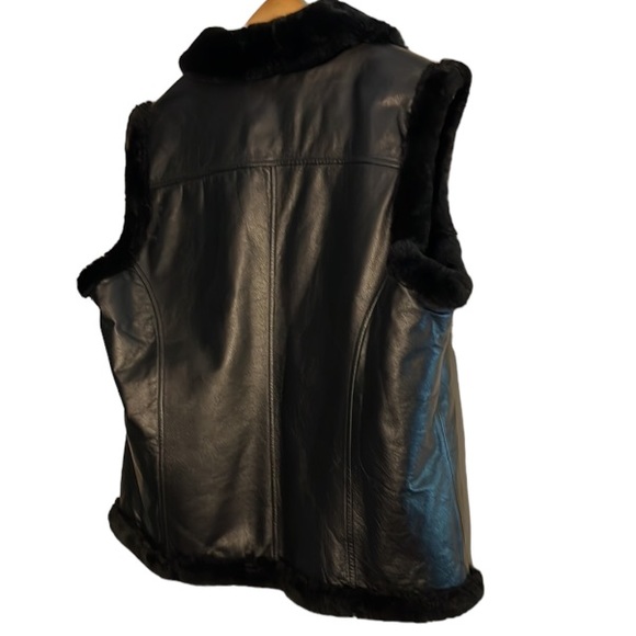 Telluride Collection Co 
Size XL black leather fur lined vest - Picture 4 of 13